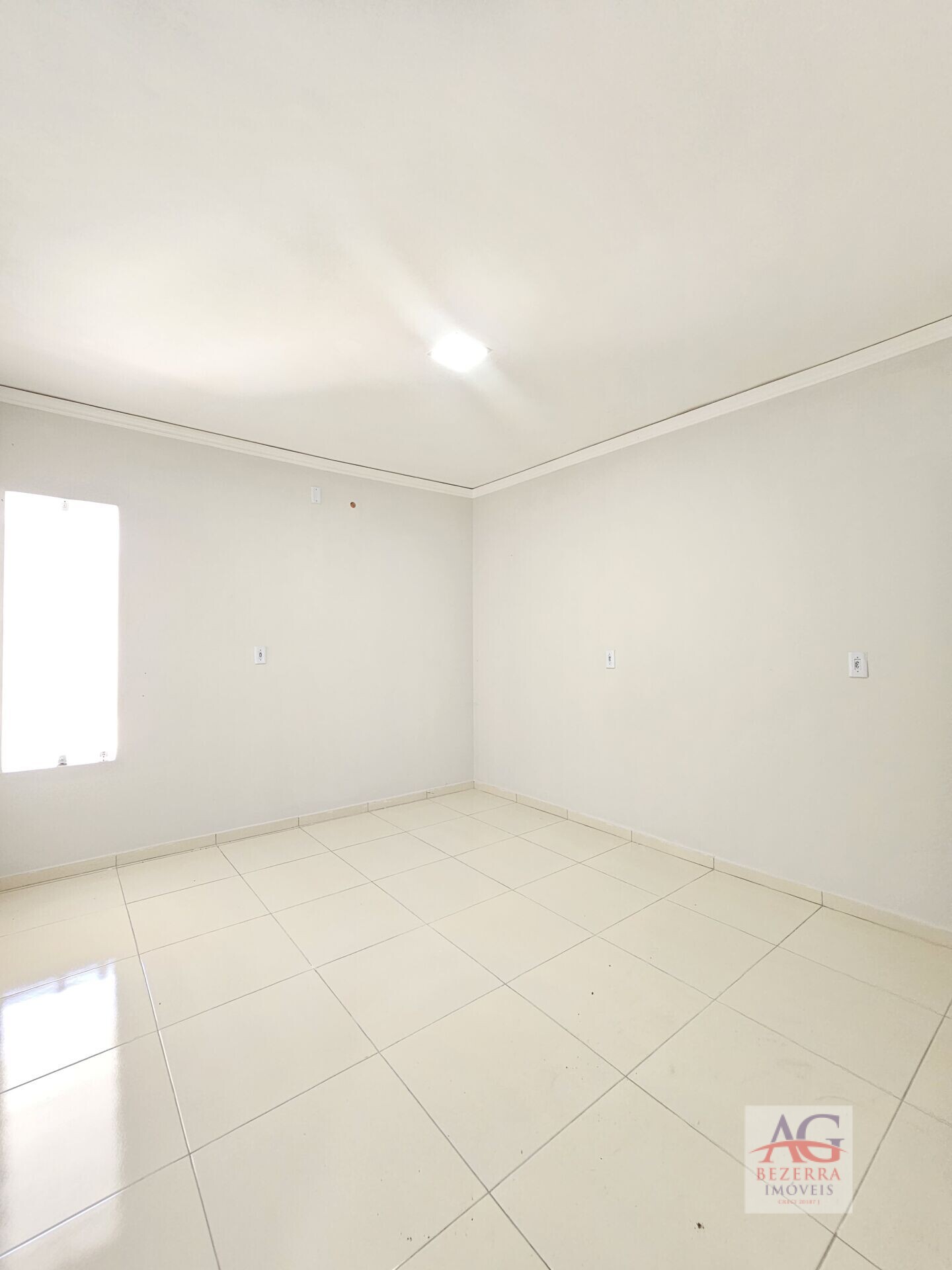 Casa à venda com 3 quartos, 118m² - Foto 4