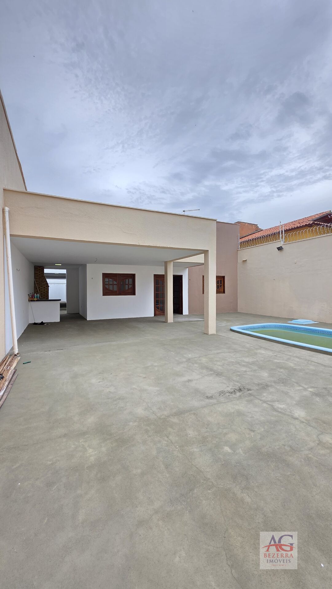 Casa, 4 quartos, 225 m² - Foto 1