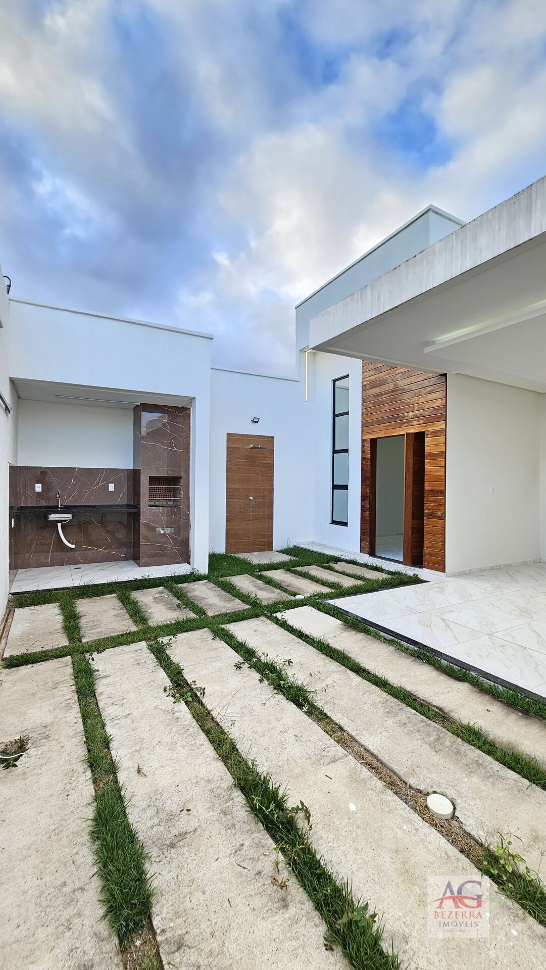 Casa à venda com 3 quartos, 146m² - Foto 2