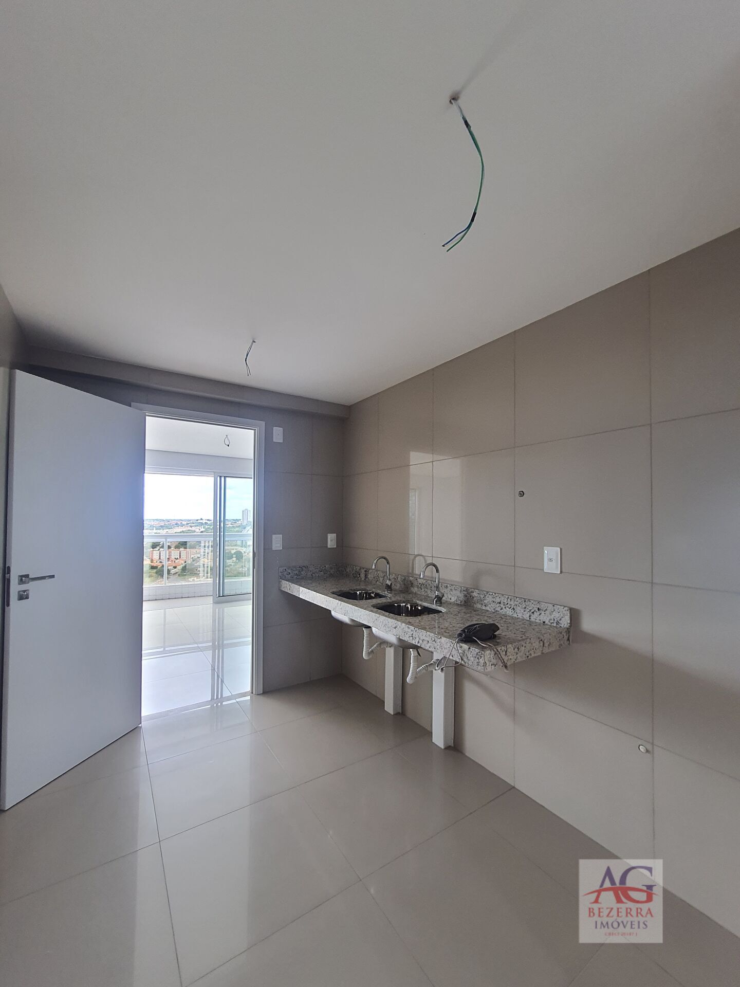 Apartamento à venda com 3 quartos, 97m² - Foto 10