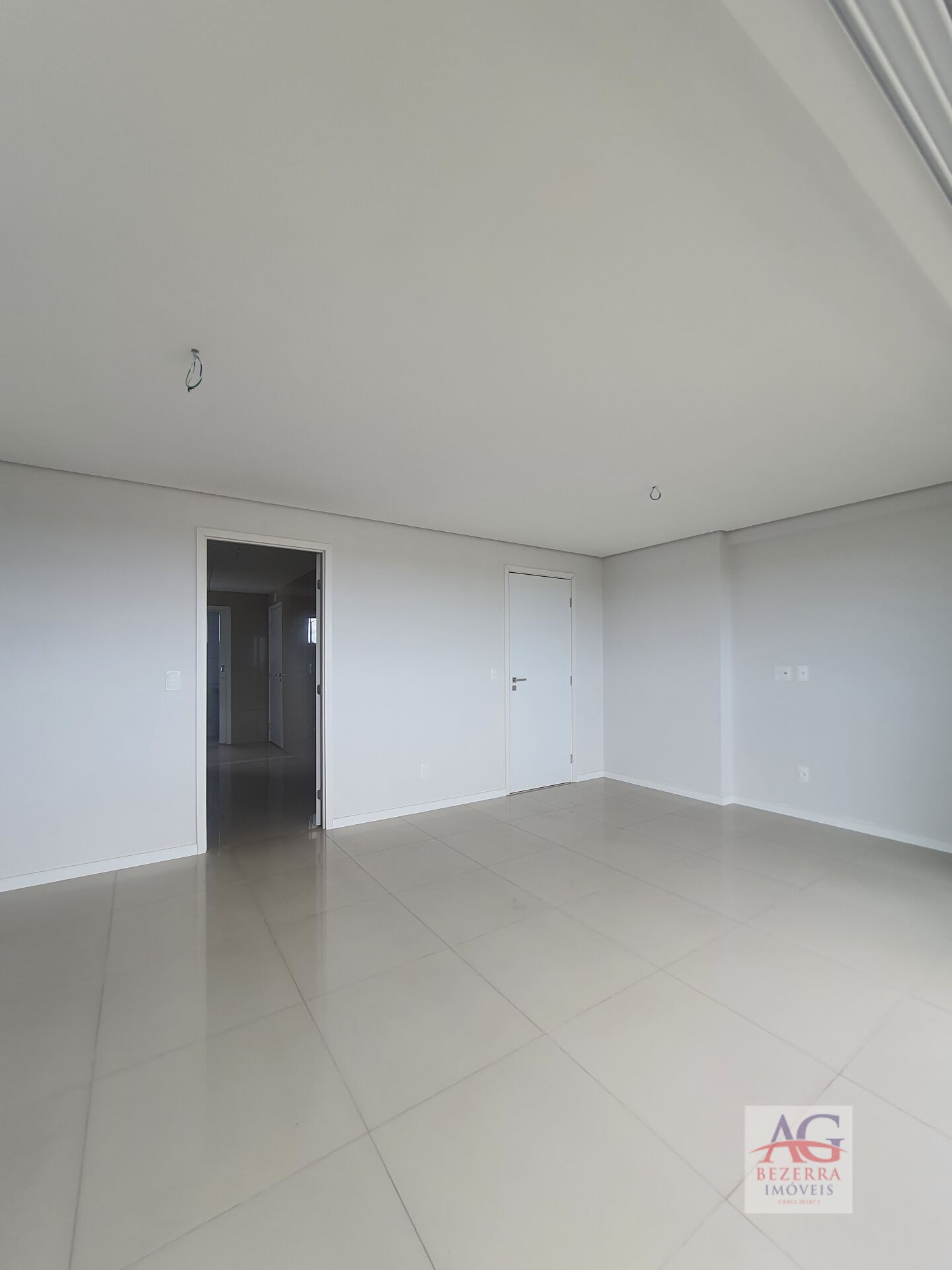 Apartamento à venda com 3 quartos, 97m² - Foto 5