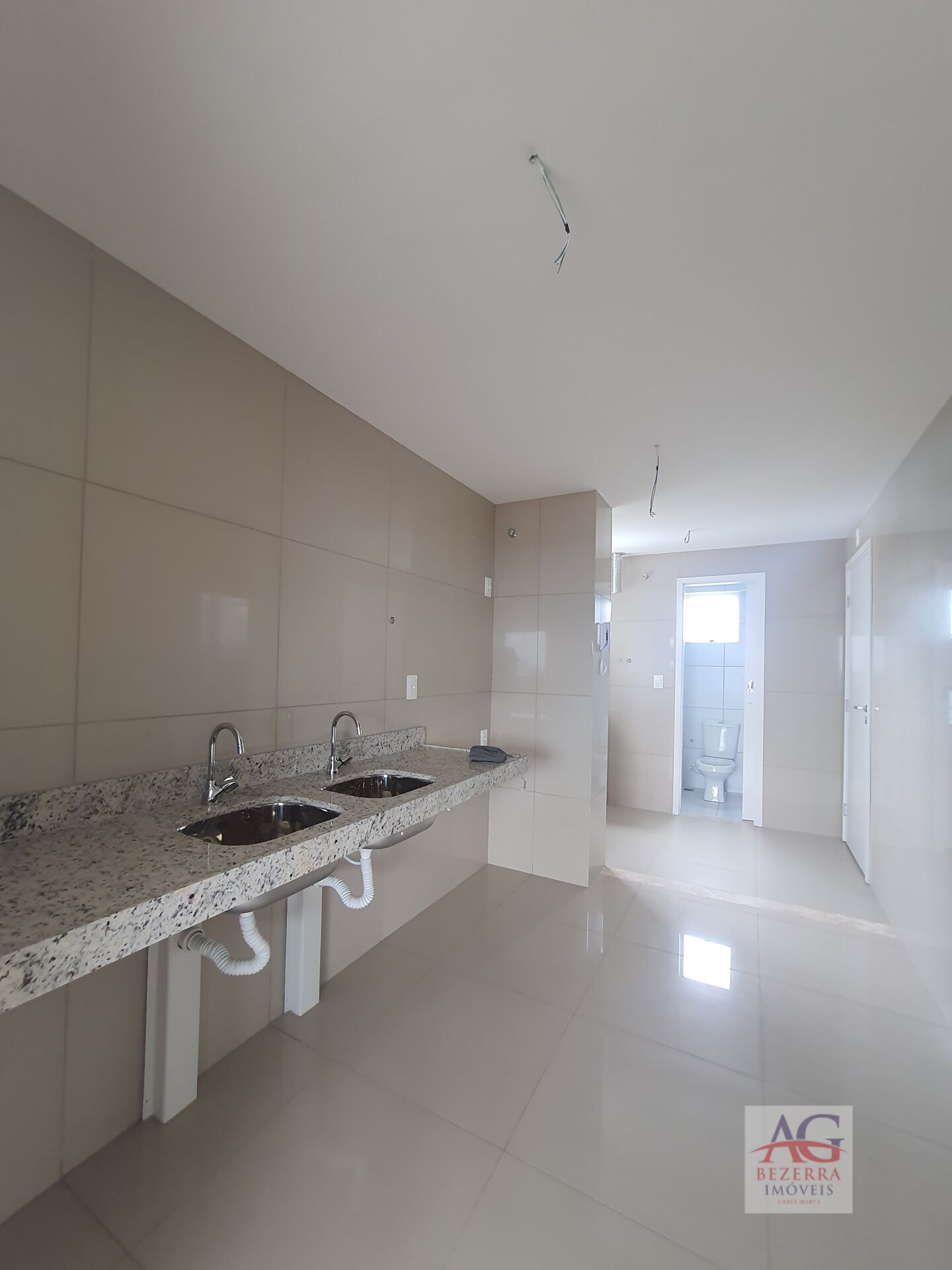 Apartamento à venda com 3 quartos, 97m² - Foto 9