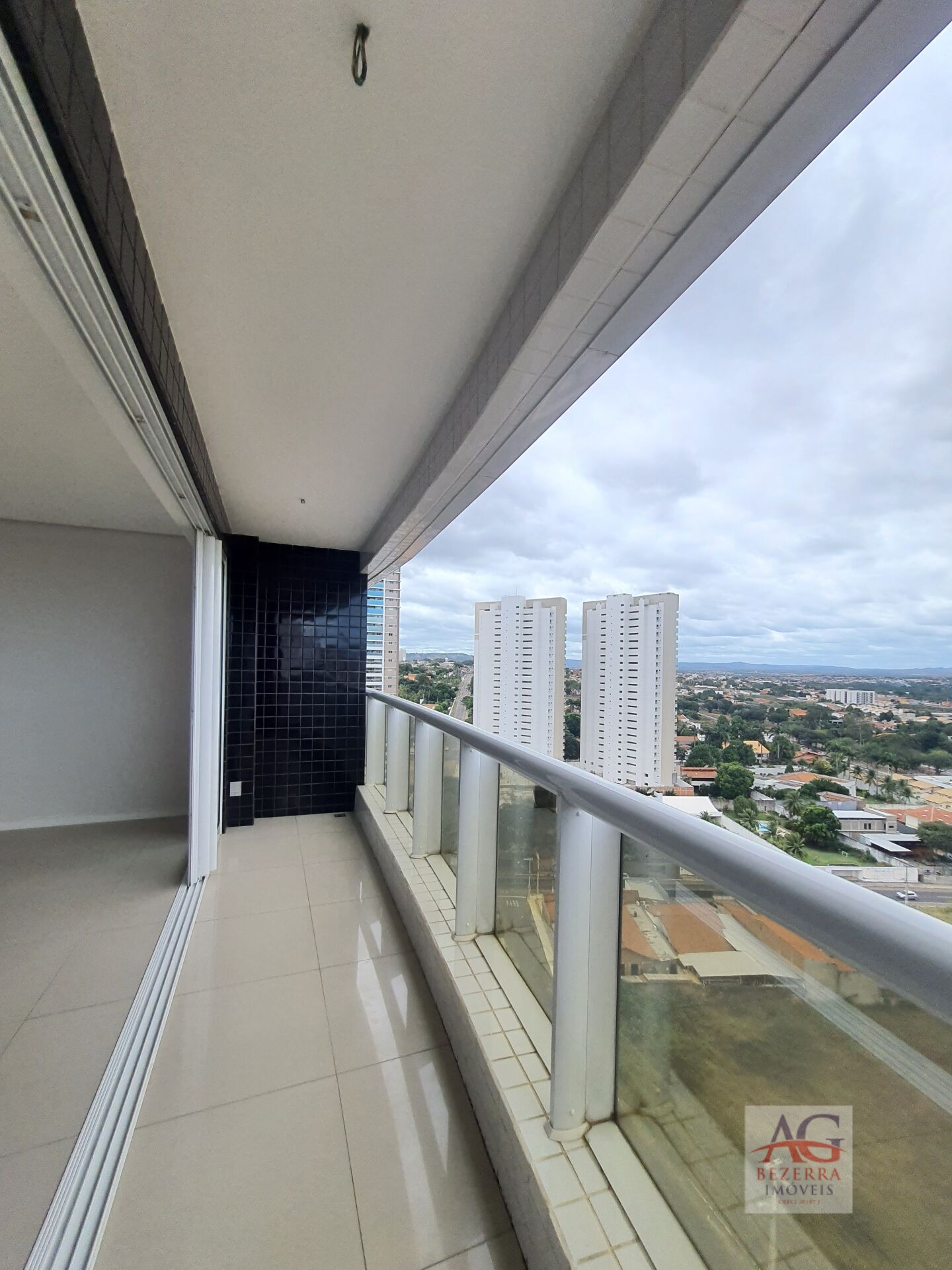 Apartamento à venda com 3 quartos, 97m² - Foto 8