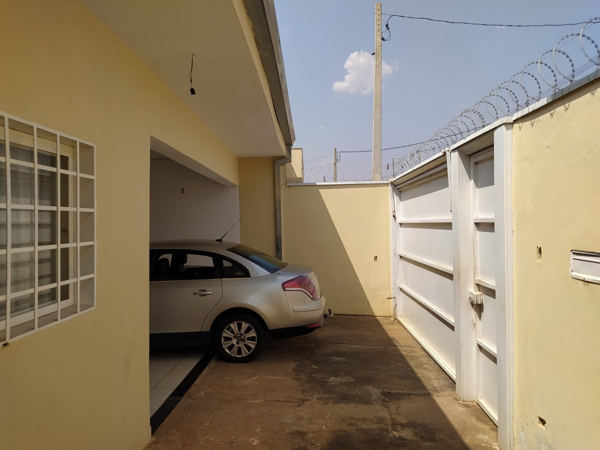 Casa à venda com 3 quartos, 150m² - Foto 3