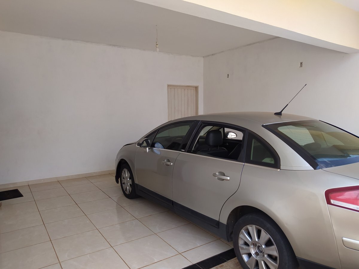 Casa à venda com 3 quartos, 150m² - Foto 2