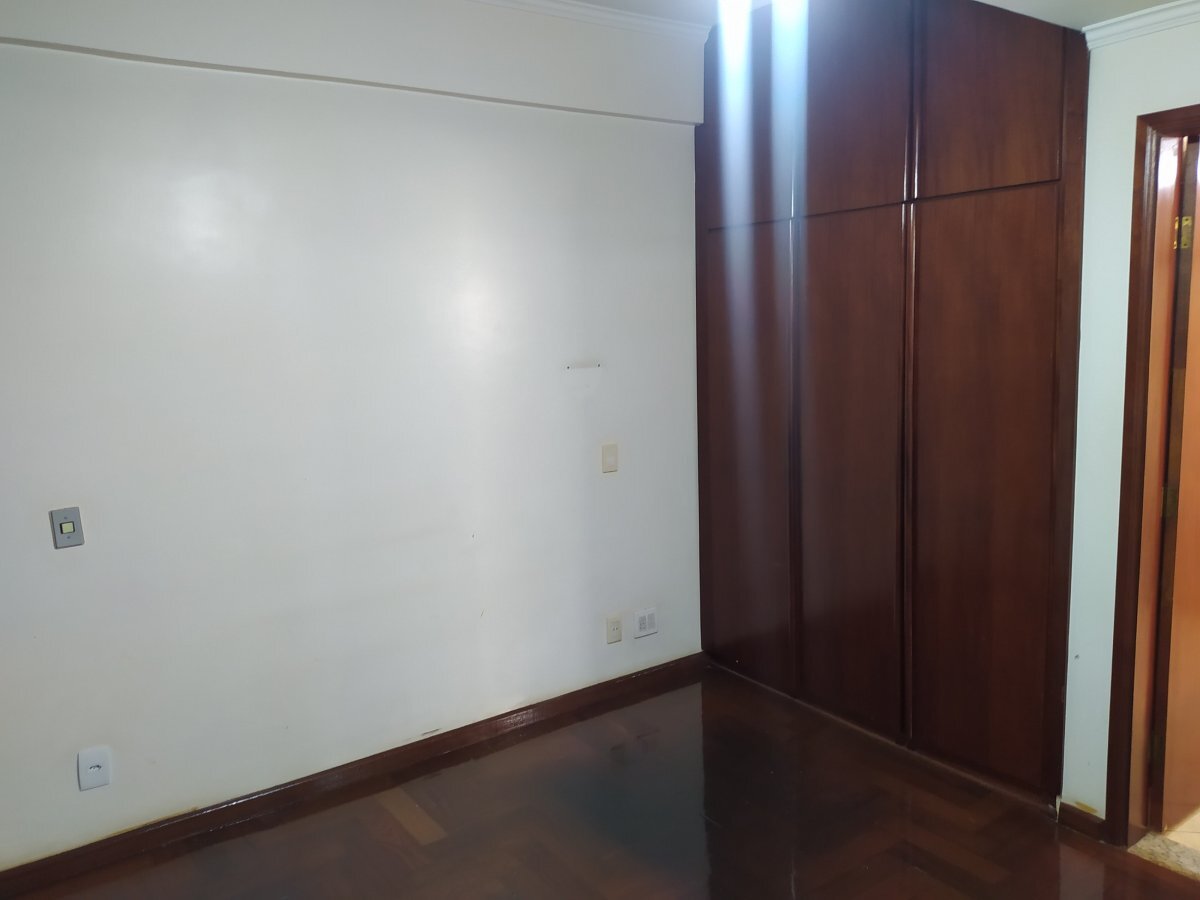 Apartamento à venda com 3 quartos, 130m² - Foto 20