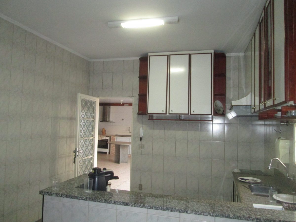 Casa à venda com 3 quartos, 250m² - Foto 10