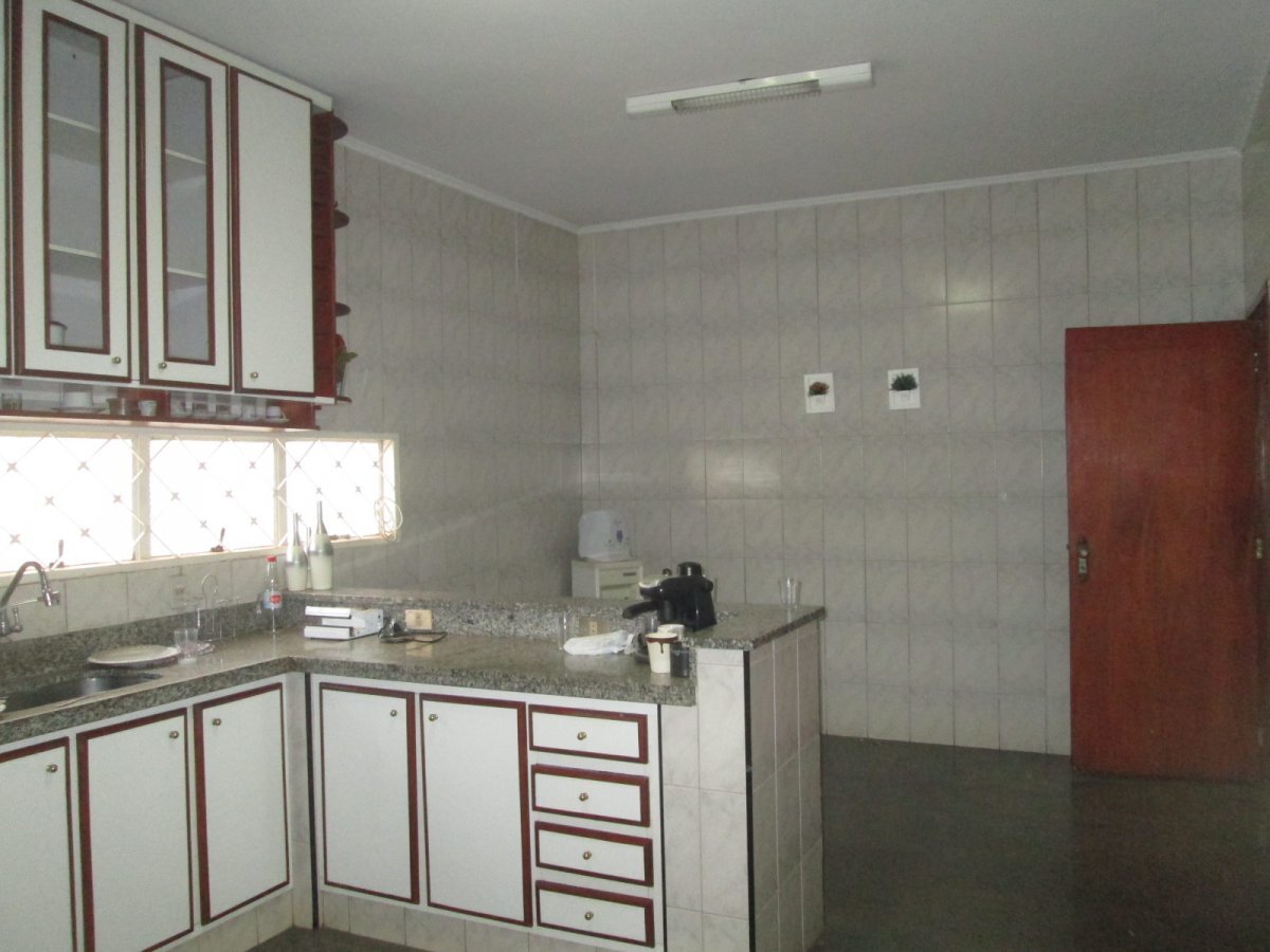 Casa à venda com 3 quartos, 250m² - Foto 9