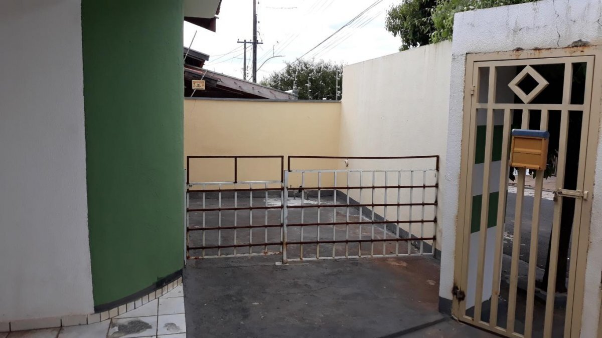 Casa à venda com 3 quartos, 200m² - Foto 4