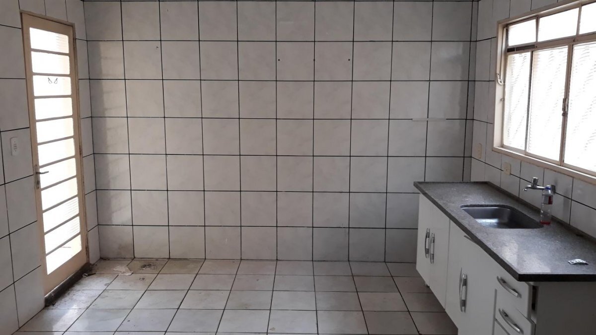 Casa à venda com 3 quartos, 200m² - Foto 18