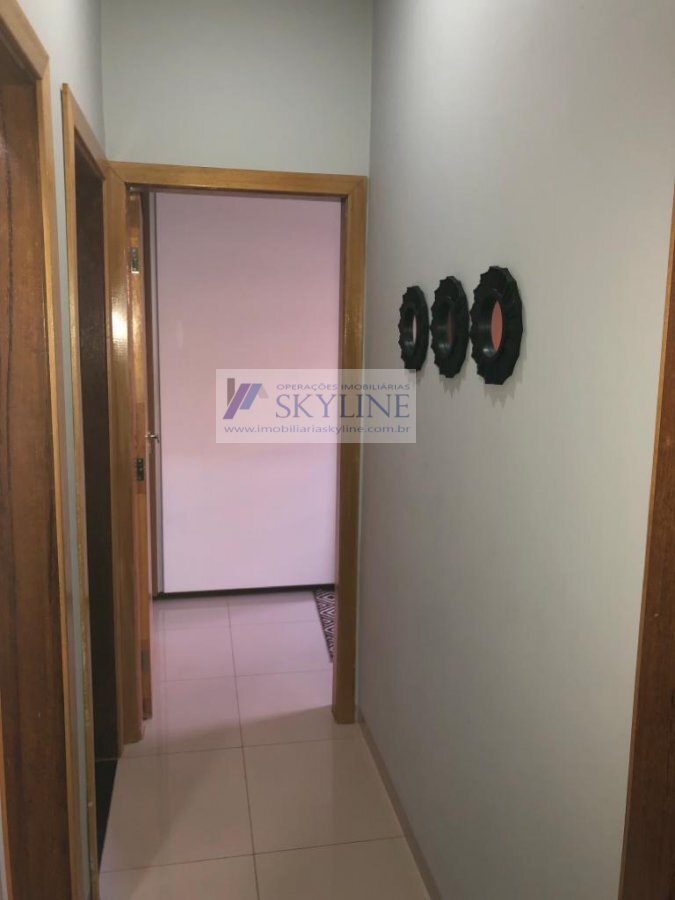 Casa à venda com 2 quartos, 200m² - Foto 2