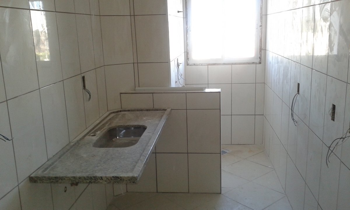 Apartamento à venda com 2 quartos, 65m² - Foto 2