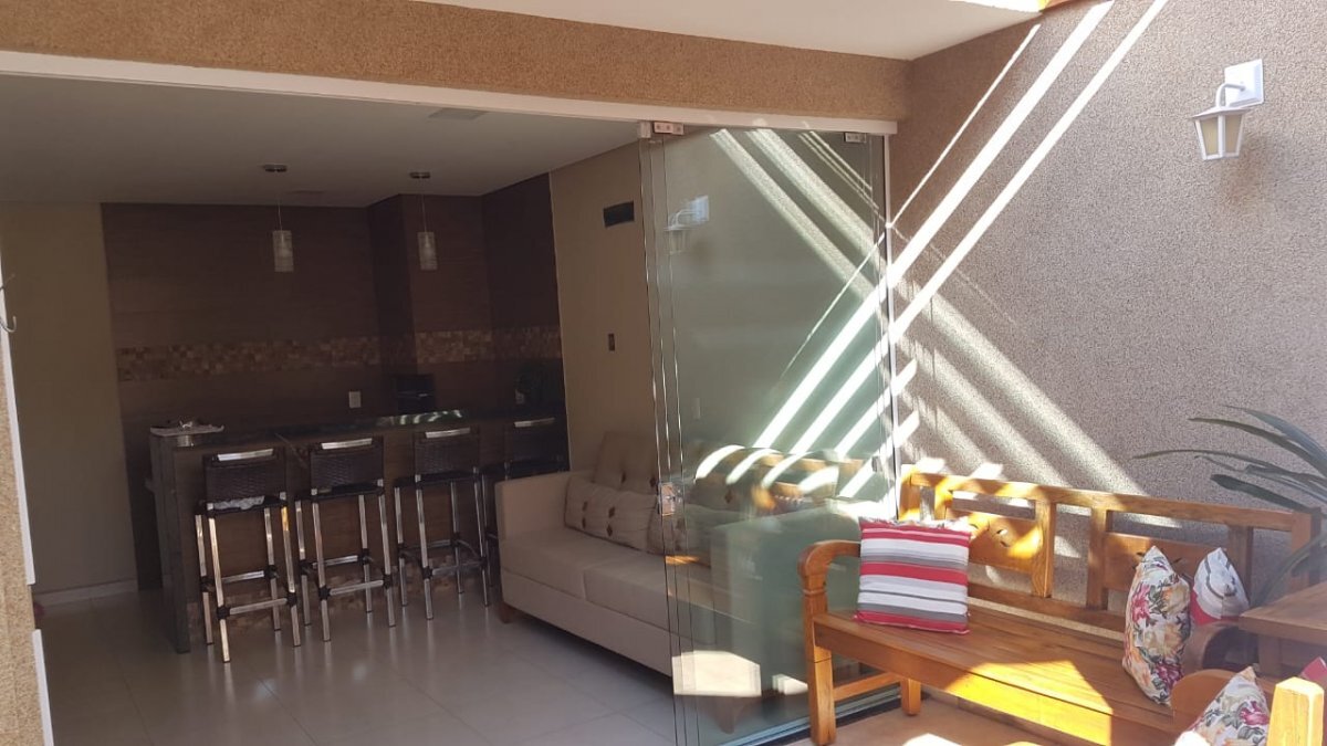 Casa à venda com 3 quartos, 142m² - Foto 3