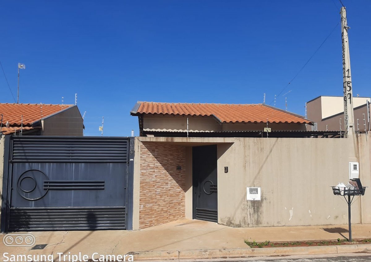 Casa à venda com 2 quartos, 54m² - Foto 1