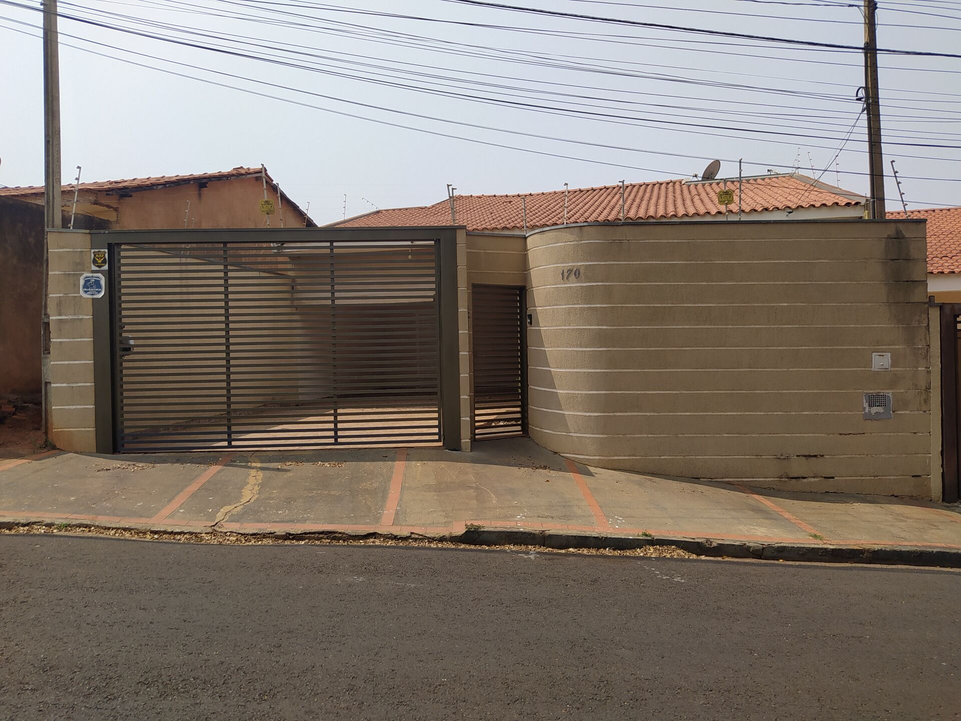 Casa à venda com 3 quartos, 300m² - Foto 1