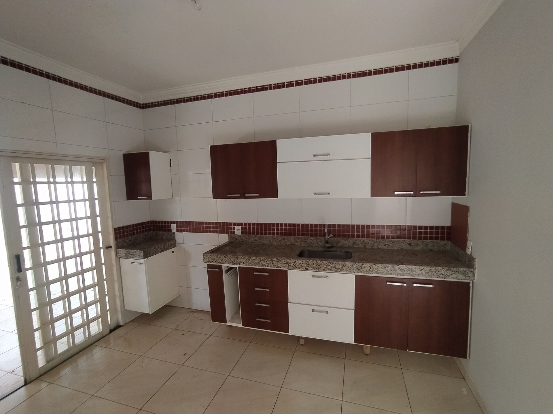 Casa à venda com 3 quartos, 300m² - Foto 9