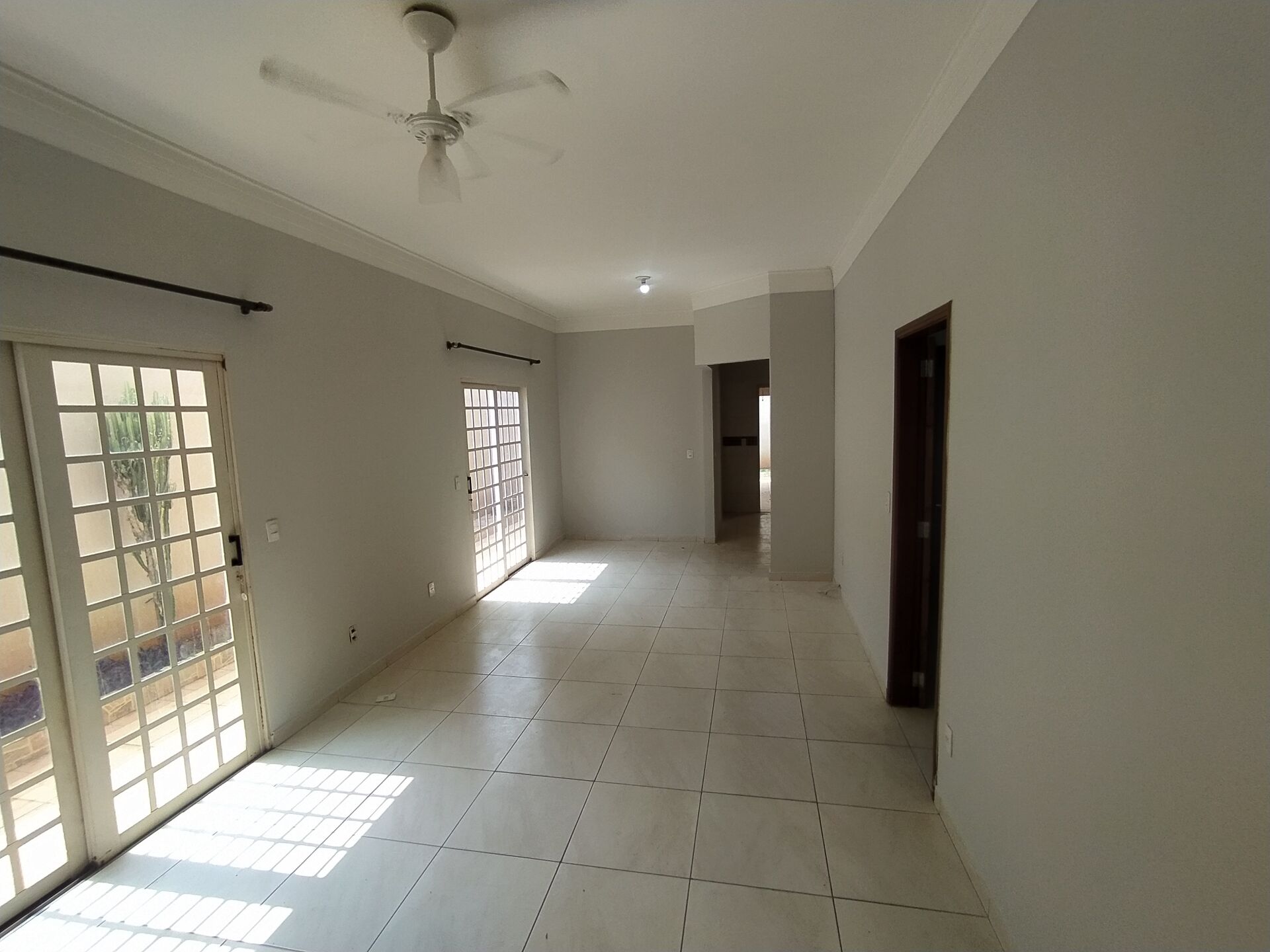 Casa à venda com 3 quartos, 300m² - Foto 7