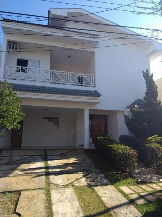 Casa à venda com 4 quartos, 350m² - Foto 1