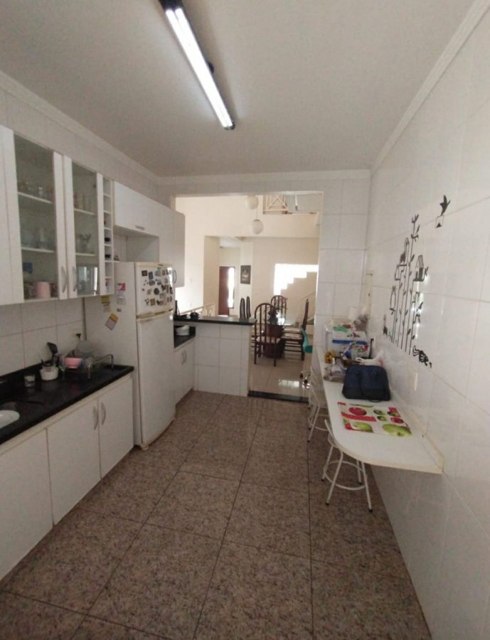 Casa à venda com 4 quartos, 350m² - Foto 9