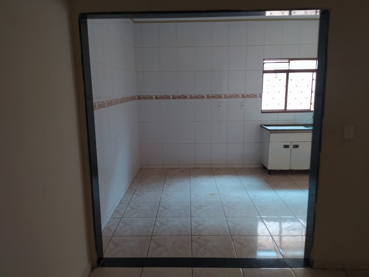 Casa à venda com 3 quartos, 150m² - Foto 3