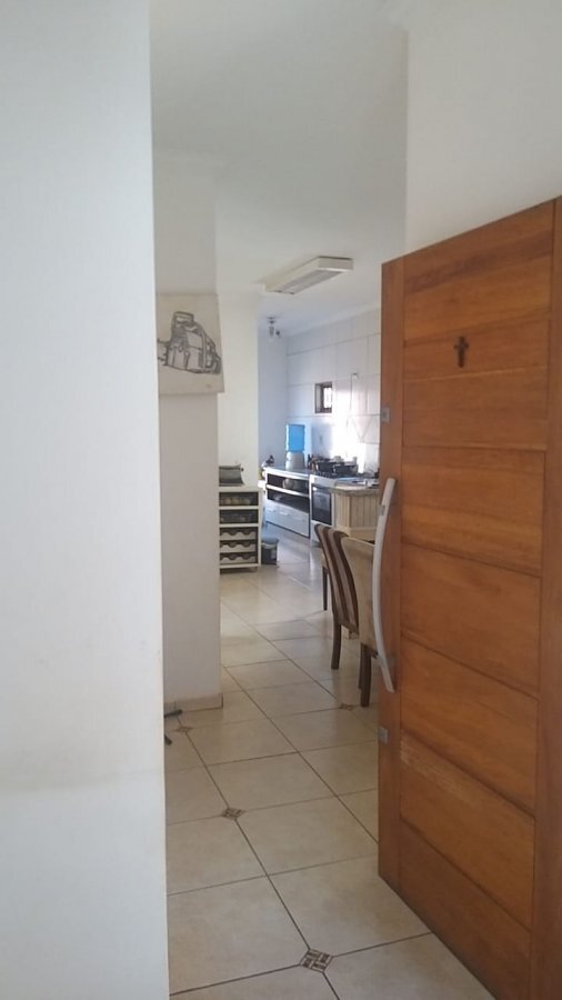 Casa à venda com 3 quartos, 200m² - Foto 4