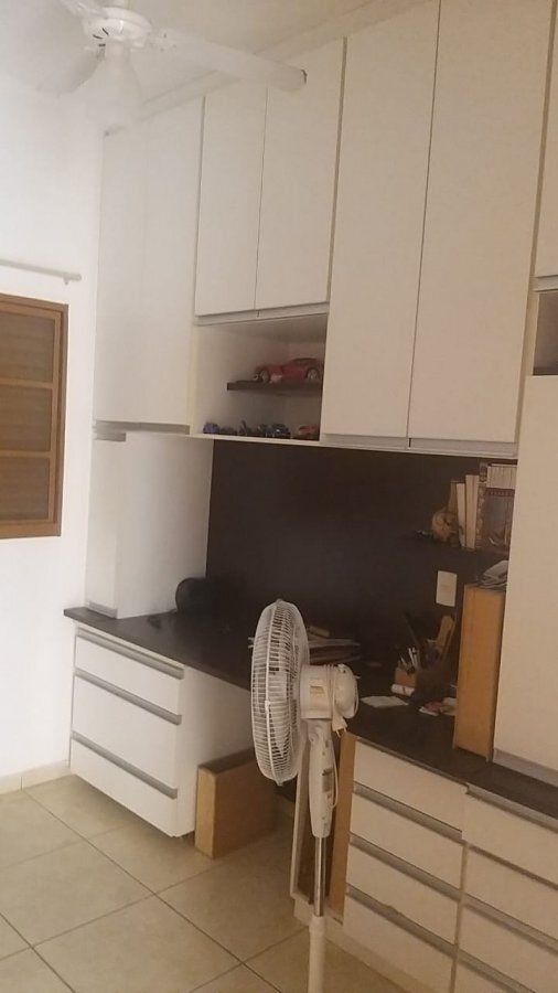 Casa à venda com 3 quartos, 200m² - Foto 11