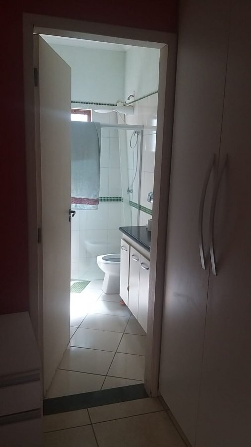 Casa à venda com 3 quartos, 200m² - Foto 12