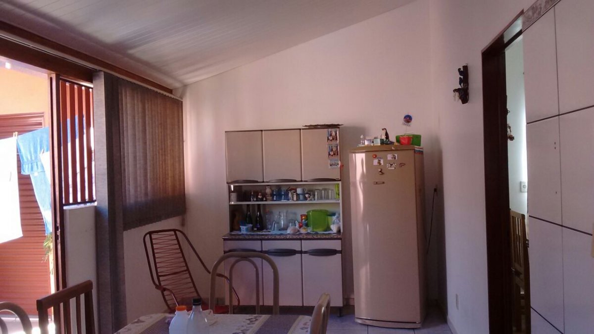 Casa à venda com 2 quartos, 200m² - Foto 6