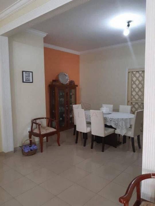 Casa à venda com 4 quartos, 450m² - Foto 2