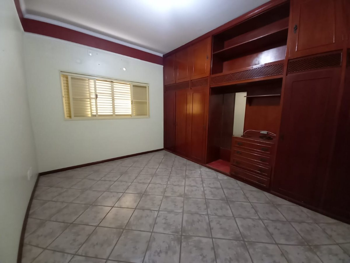 Casa à venda com 4 quartos, 450m² - Foto 25