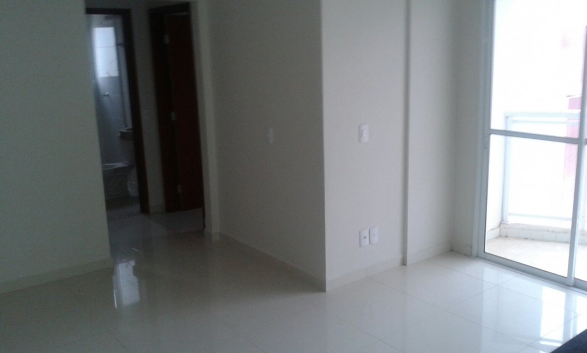 Apartamento à venda com 2 quartos, 65m² - Foto 3