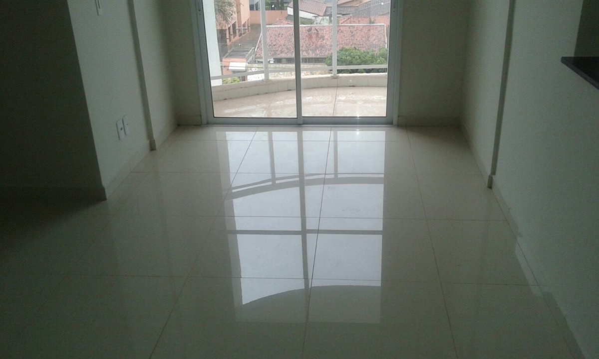 Apartamento à venda com 2 quartos, 65m² - Foto 2