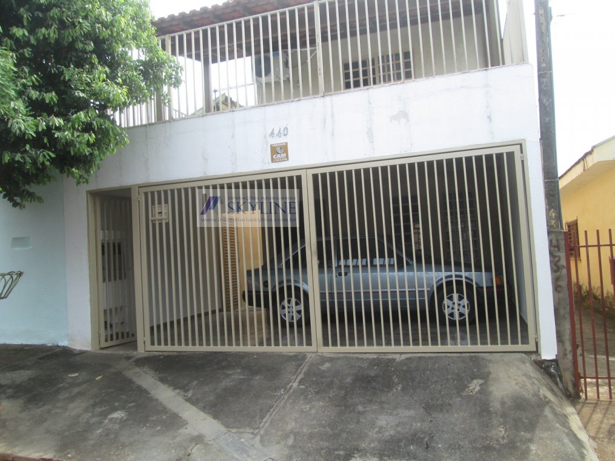 Sobrado à venda com 5 quartos, 200m² - Foto 1