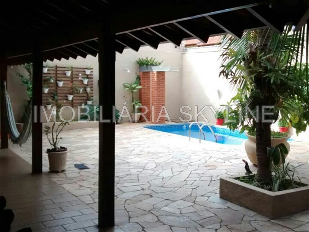 Casa à venda com 4 quartos, 330m² - Foto 17