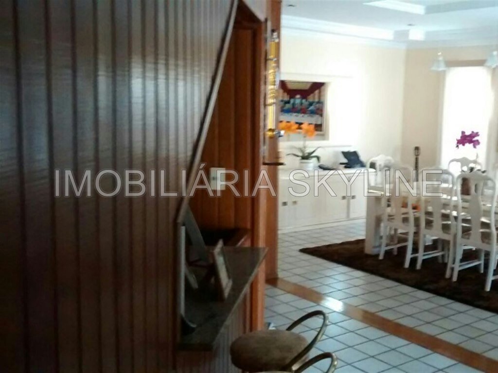 Casa à venda com 4 quartos, 330m² - Foto 19