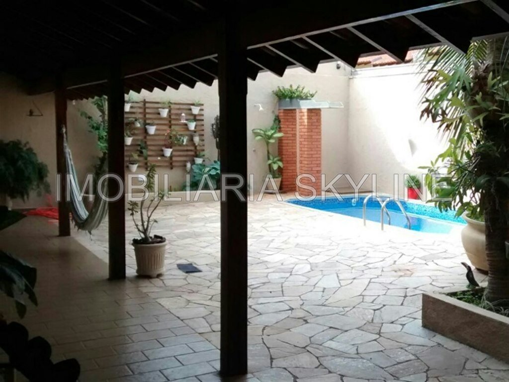 Casa à venda com 4 quartos, 330m² - Foto 13