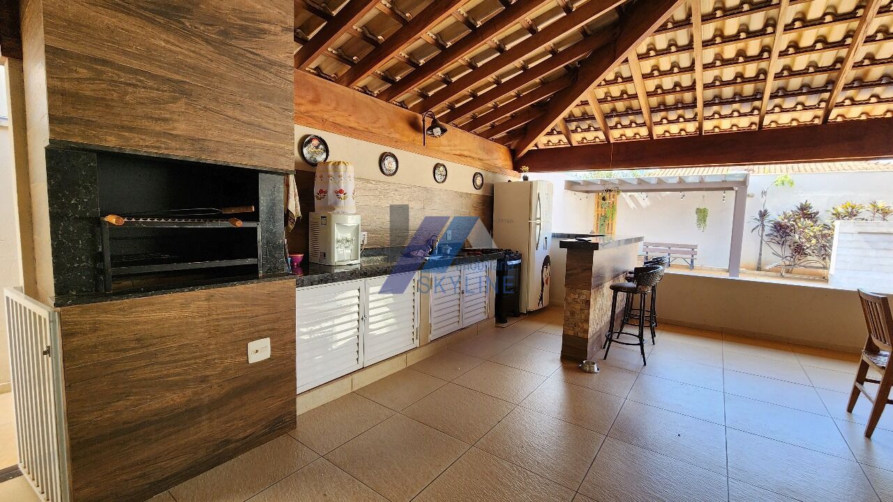 Casa à venda com 3 quartos, 336m² - Foto 5