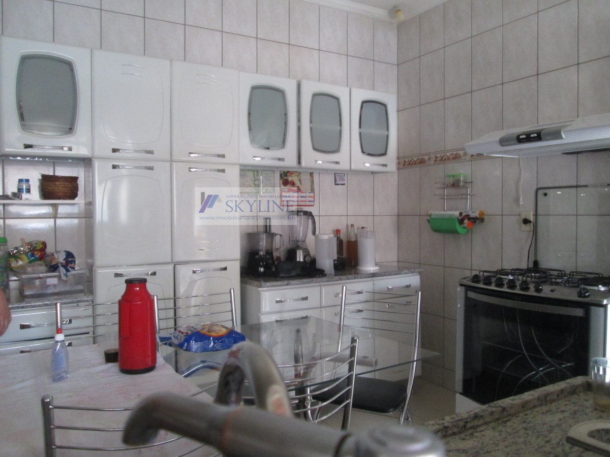 Casa à venda com 3 quartos, 200m² - Foto 8