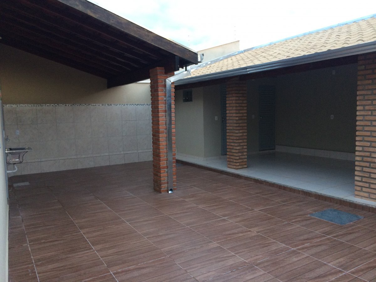 Casa à venda com 2 quartos, 200m² - Foto 3