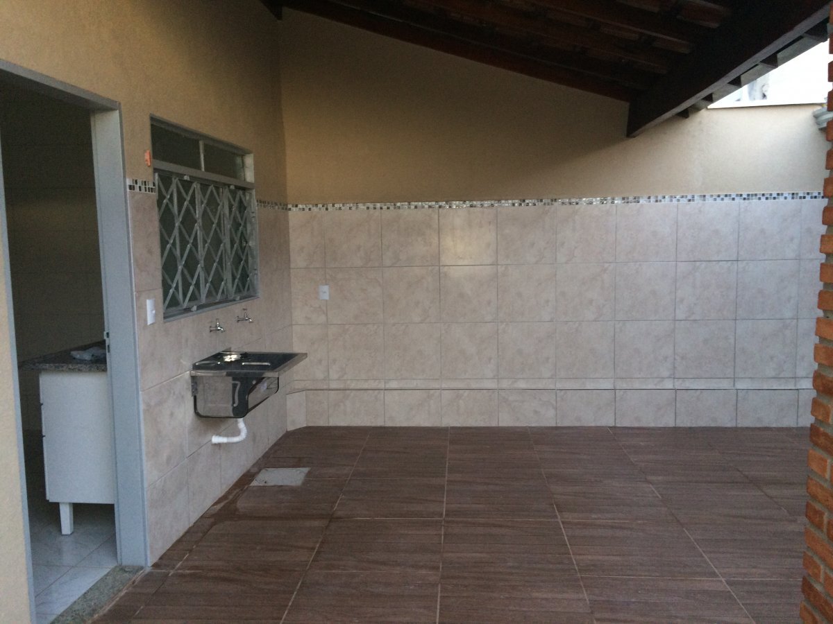 Casa à venda com 2 quartos, 200m² - Foto 9