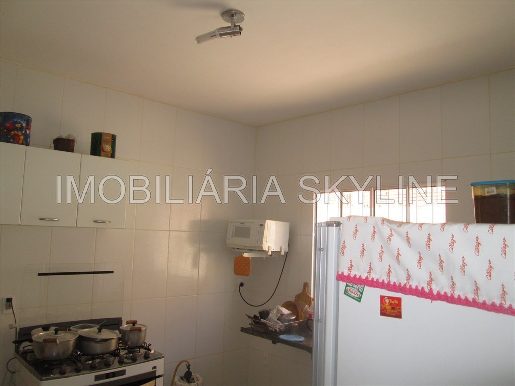 Casa à venda com 3 quartos, 219m² - Foto 4