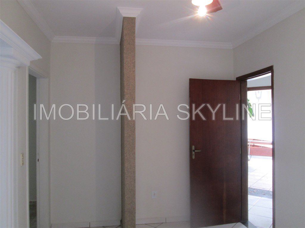 Casa à venda com 3 quartos, 300m² - Foto 16