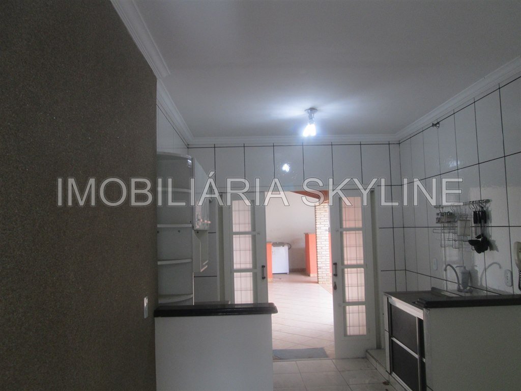 Casa à venda com 3 quartos, 300m² - Foto 15