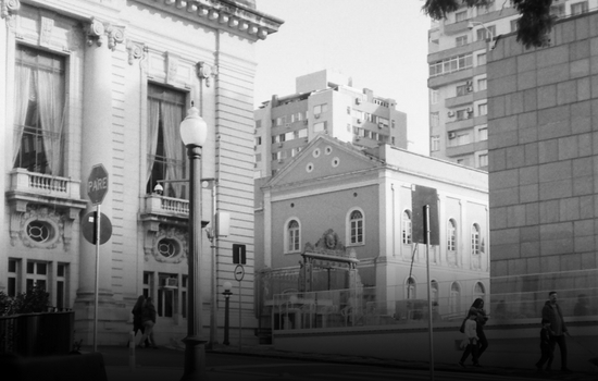 Moradia de Qualidade em Porto Alegre: Por Que Escolher a Casa Gaúcha Imobiliária?