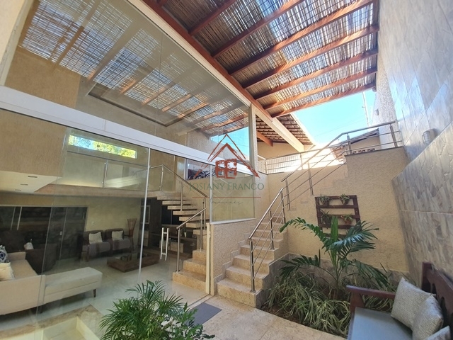 Casa à venda com 4 quartos, 380m² - Foto 16