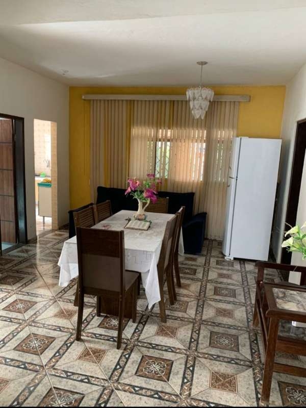 Casa à venda com 4 quartos, 150m² - Foto 1