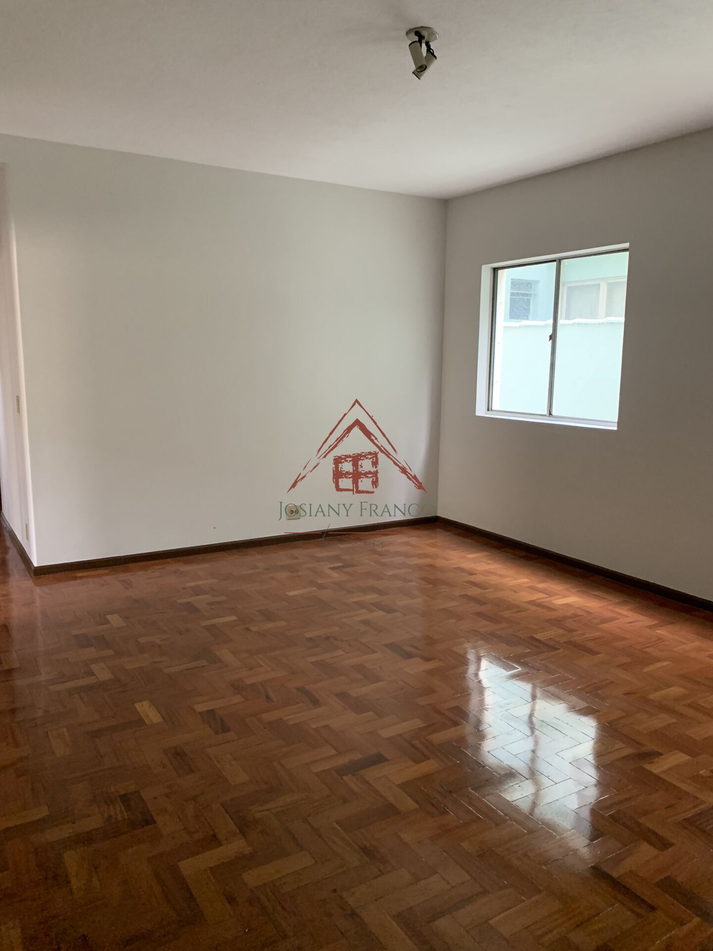 Apartamento à venda com 3 quartos, 100m² - Foto 1