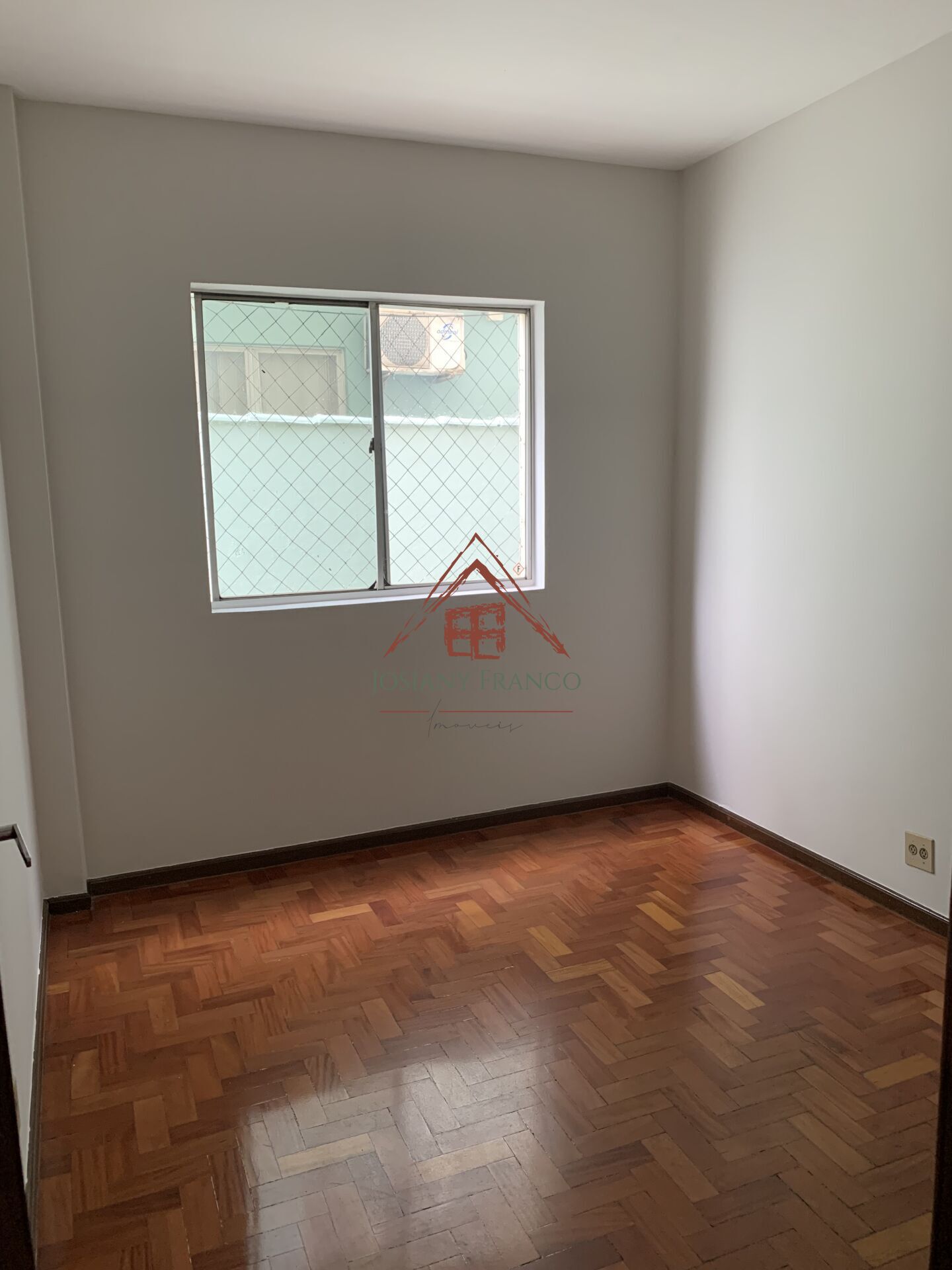 Apartamento à venda com 3 quartos, 100m² - Foto 2