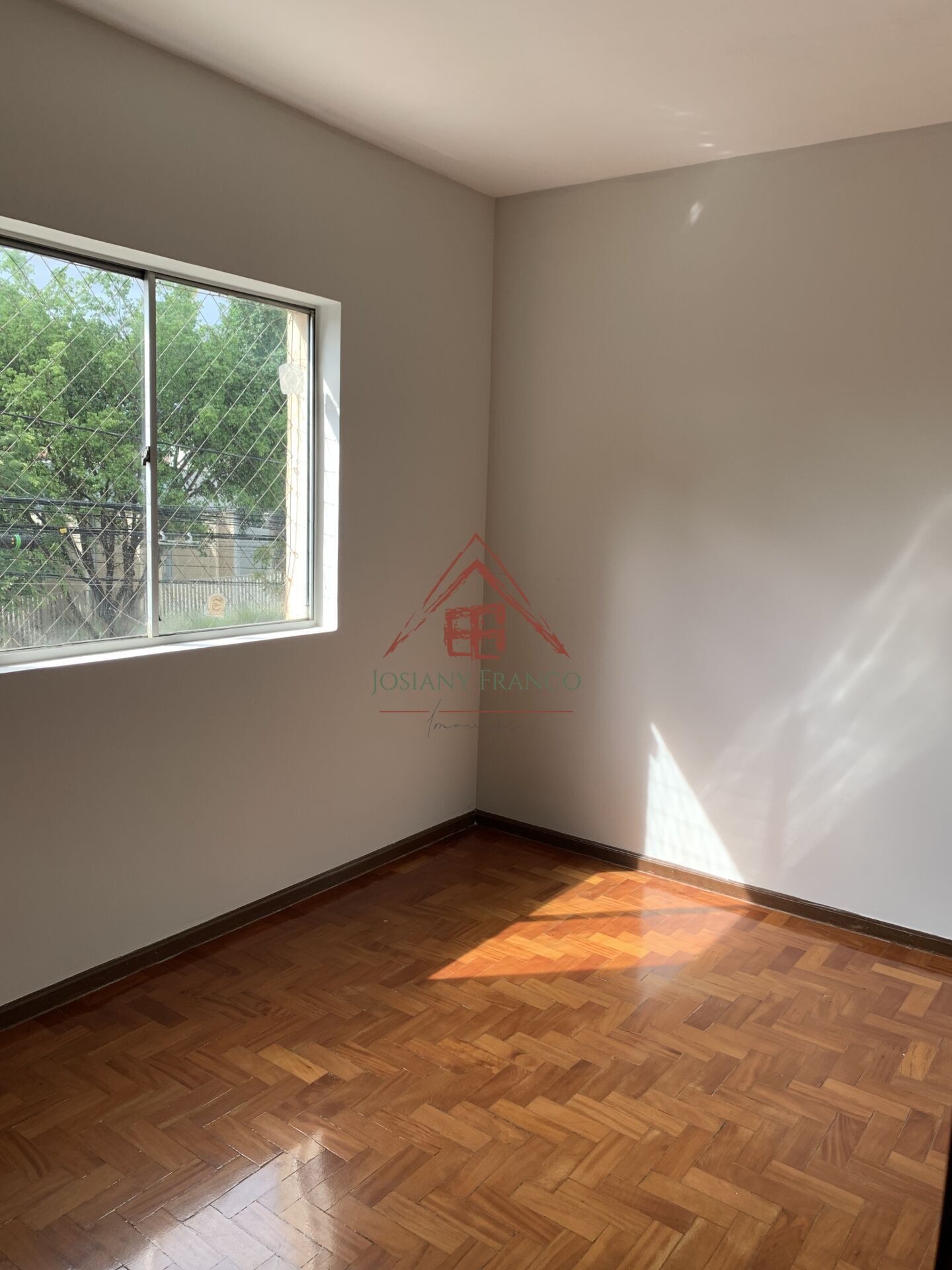 Apartamento à venda com 3 quartos, 100m² - Foto 3