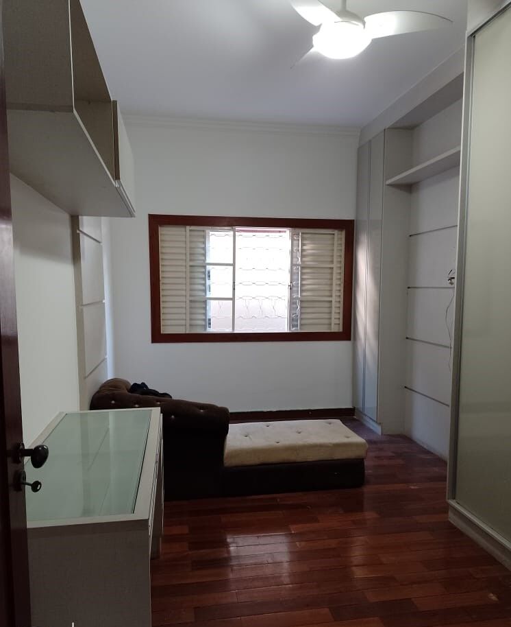 Casa à venda com 3 quartos, 240m² - Foto 7